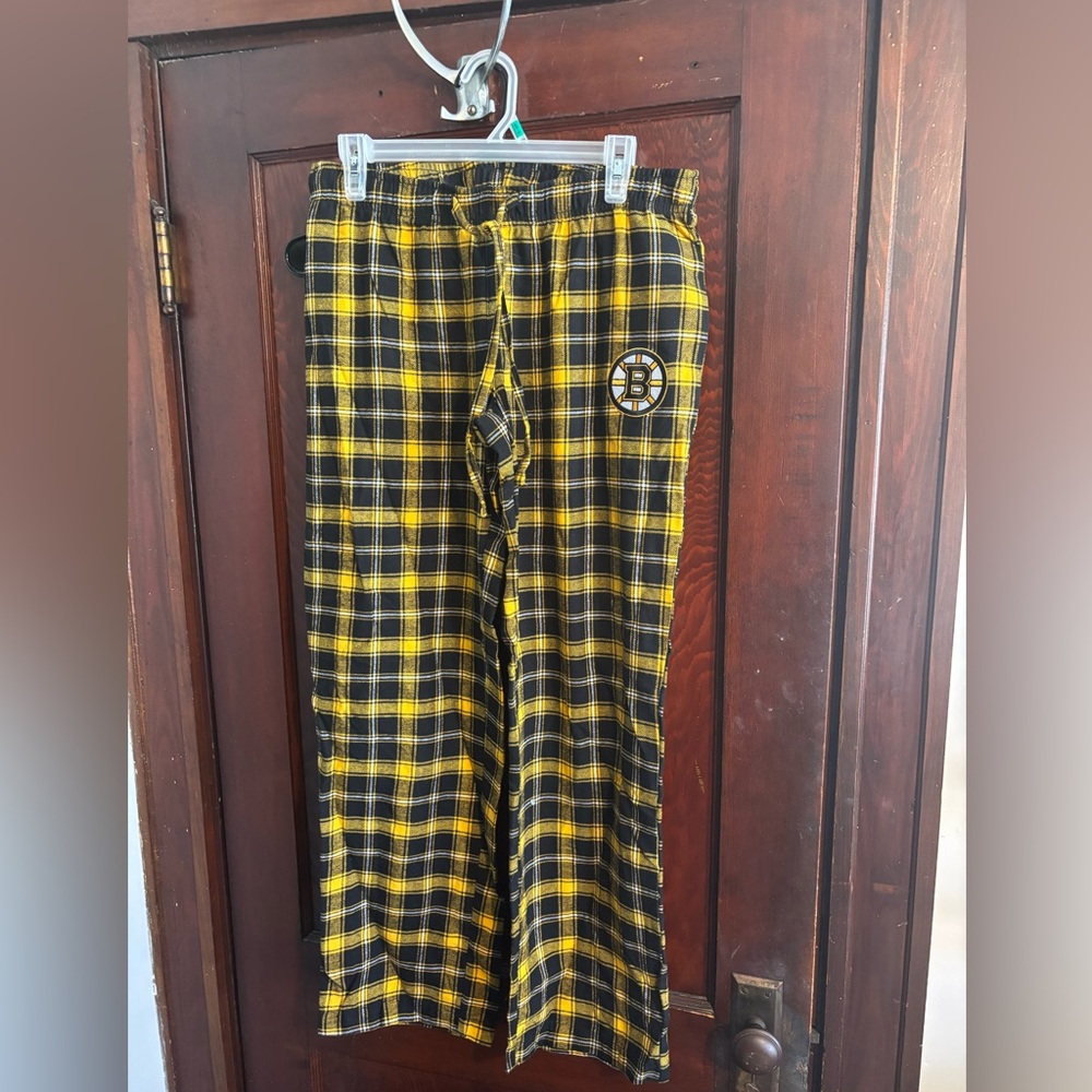 Women’s flannel Bruins PJ pants